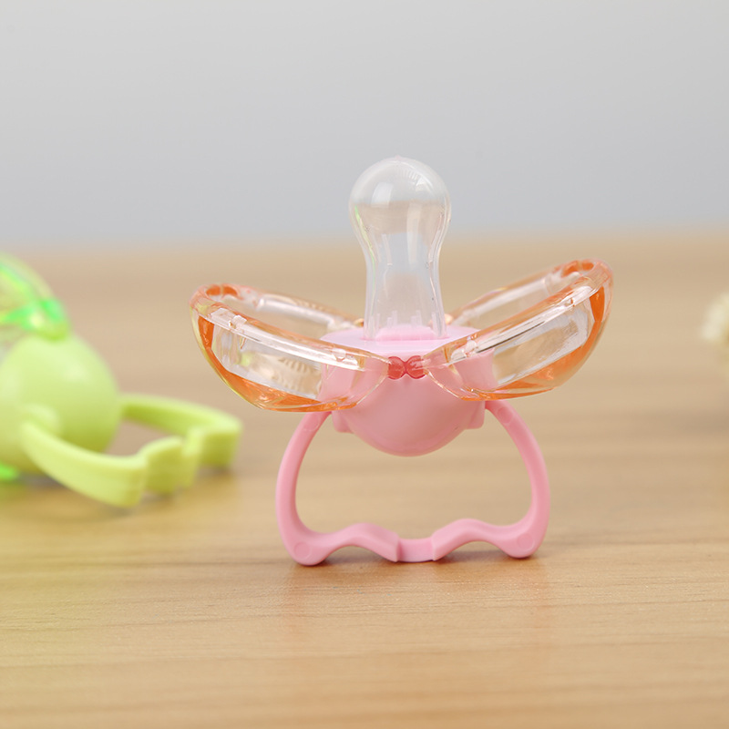 Rompbaby Dust-Proof Auto-Closing Pacifier